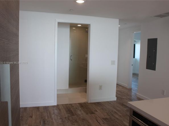 650 NE 32nd St 3703, Miami FL 33137