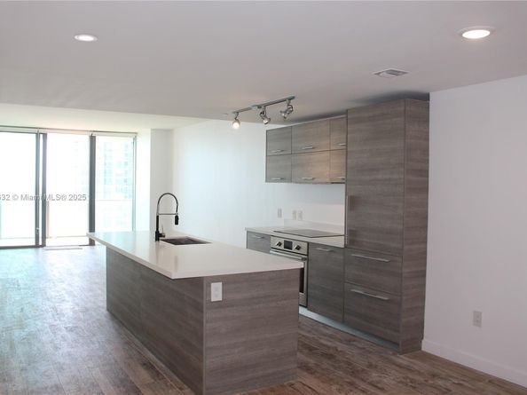 650 NE 32nd St 3703, Miami FL 33137