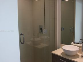 650 NE 32nd St 3703, Miami FL 33137