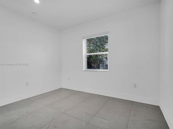 15955 NW 21st Ave, Miami Gardens FL 33054