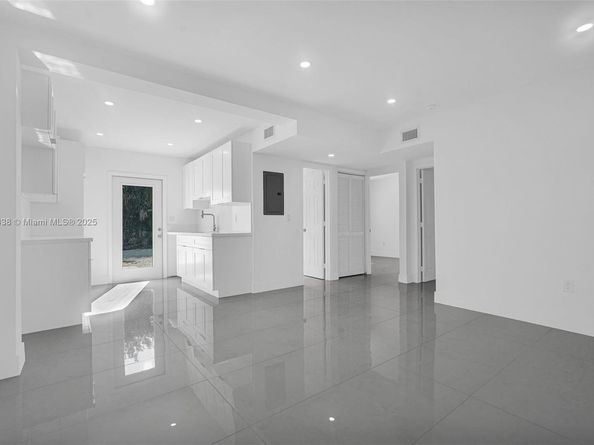 15955 NW 21st Ave, Miami Gardens FL 33054