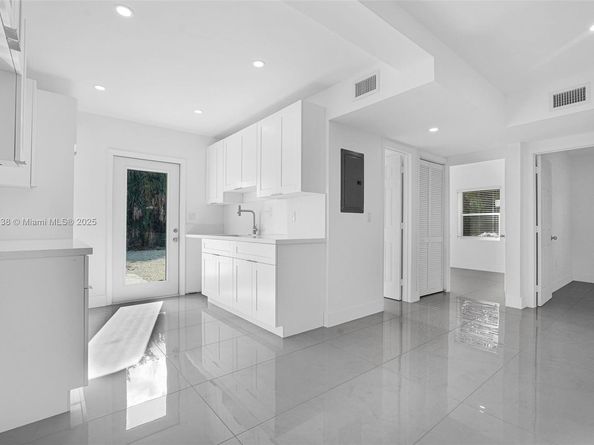 15955 NW 21st Ave, Miami Gardens FL 33054