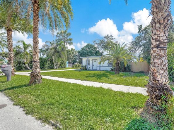 15955 NW 21st Ave, Miami Gardens FL 33054