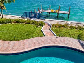 1750 Bay Dr, Miami Beach FL 33141