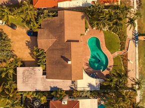1750 Bay Dr, Miami Beach FL 33141