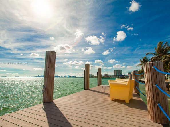 1750 Bay Dr, Miami Beach FL 33141