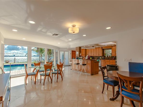 1750 Bay Dr, Miami Beach FL 33141