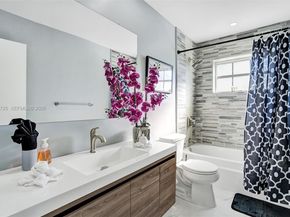 477 SE 17th Ter, Deerfield Beach FL 33441