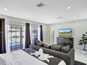 477 SE 17th Ter, Deerfield Beach FL 33441