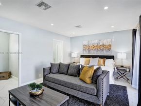 477 SE 17th Ter, Deerfield Beach FL 33441