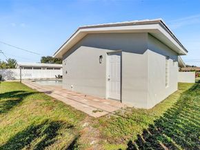 477 SE 17th Ter, Deerfield Beach FL 33441