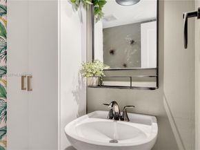 3214 W Trade Ave III5, Miami FL 33133