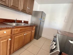 7250 SW 94th Pl B6, Miami FL 33173