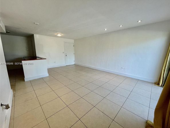 7250 SW 94th Pl B6, Miami FL 33173