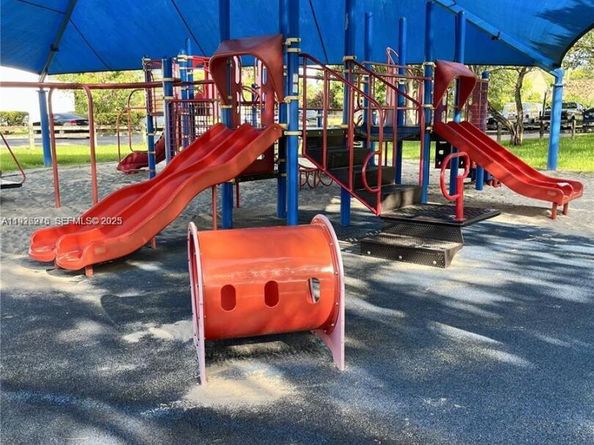 7250 SW 94th Pl B6, Miami FL 33173