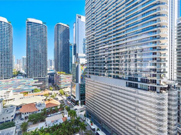 1100 S Miami Ave 2007, Miami FL 33130