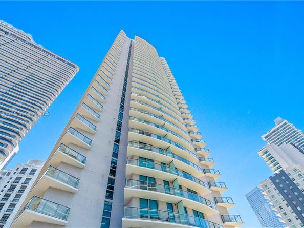 1100 S Miami Ave 2007, Miami FL 33130