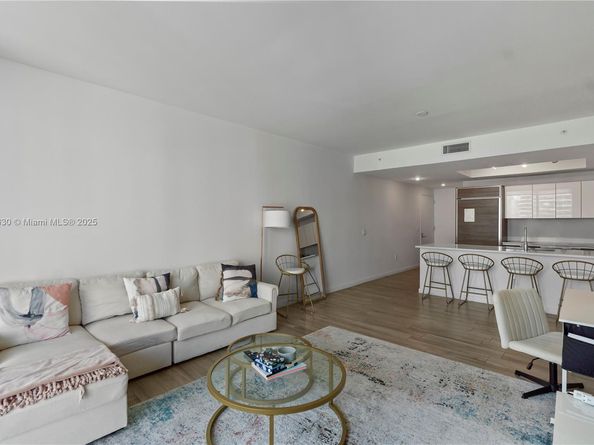 1100 S Miami Ave 2007, Miami FL 33130