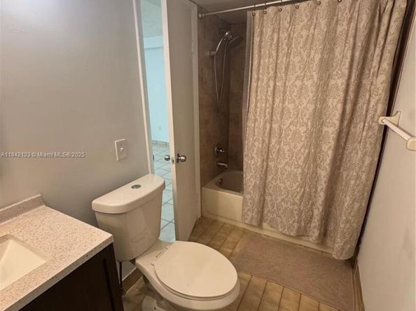 11780 SW 18th St 1312, Miami FL 33175