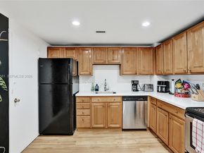 401 Golden Isles Dr 302, Hallandale Beach FL 33009