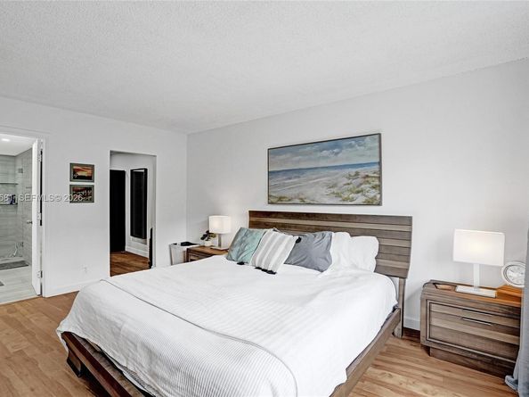 401 Golden Isles Dr 302, Hallandale Beach FL 33009