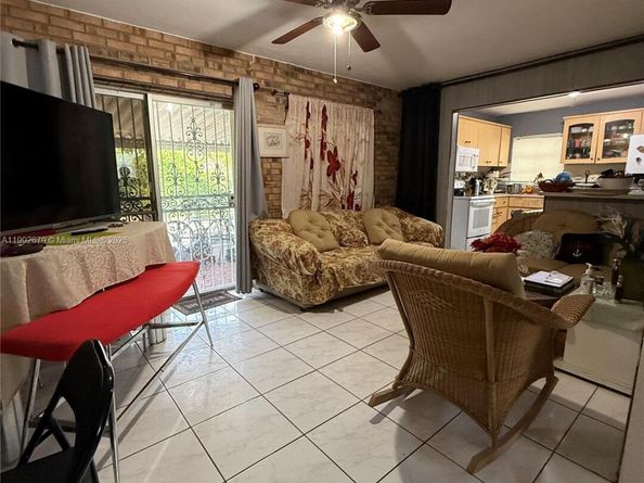 20730 NE Miami Ct, Miami Gardens FL 33179