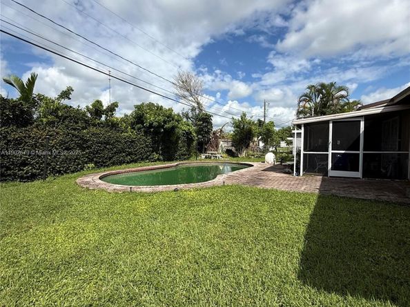 20730 NE Miami Ct, Miami Gardens FL 33179