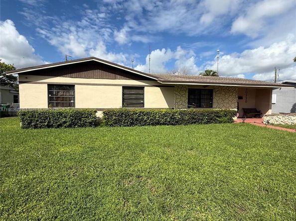 20730 NE Miami Ct, Miami Gardens FL 33179