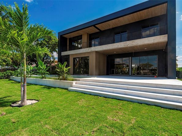 13080 N Bayshore Dr, North Miami FL 33181