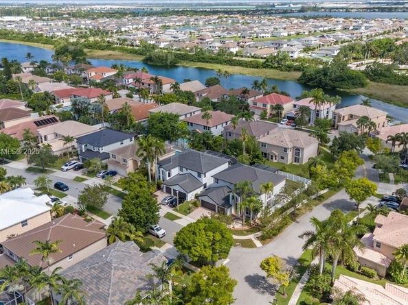17956 SW 35th Dr, Miramar FL 33029