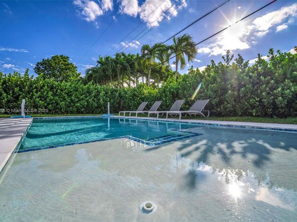 6520 SW 109th Ct, Miami FL 33173
