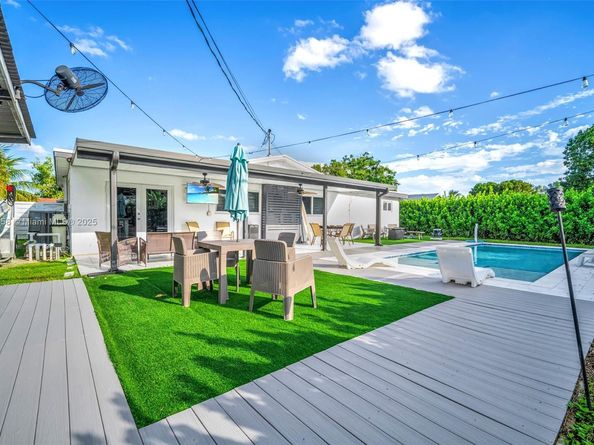 6520 SW 109th Ct, Miami FL 33173