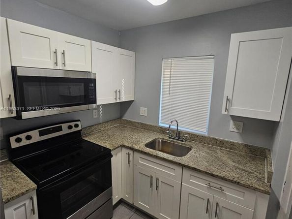 1128 NW 101st St, Miami FL 33150