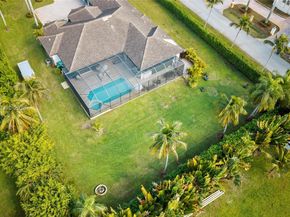 12000 NW 11th St, Plantation FL 33323