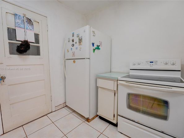 660 NE 67th St, Miami FL 33138
