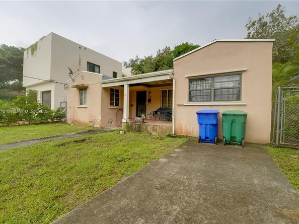 660 NE 67th St, Miami FL 33138
