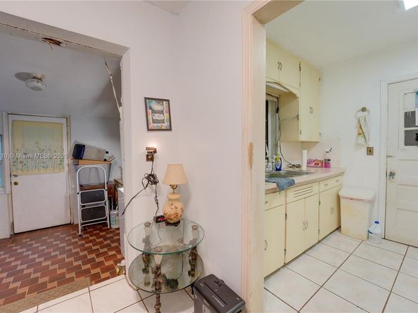 660 NE 67th St, Miami FL 33138