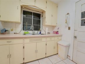 660 NE 67th St, Miami FL 33138