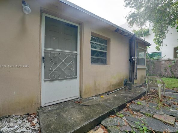 660 NE 67th St, Miami FL 33138