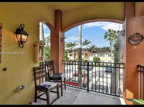 985 NE 33rd Ter 201, Homestead FL 33033