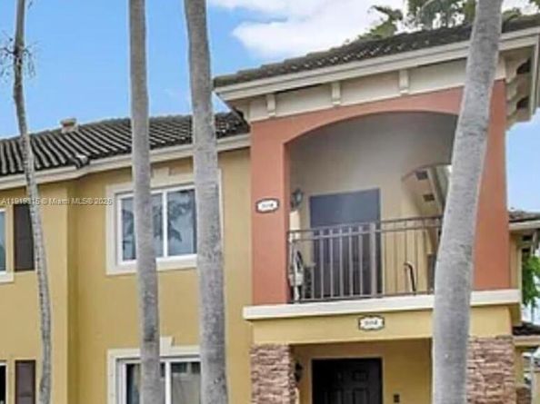 985 NE 33rd Ter 201, Homestead FL 33033