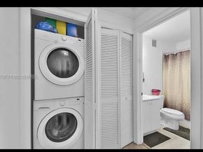 985 NE 33rd Ter 201, Homestead FL 33033