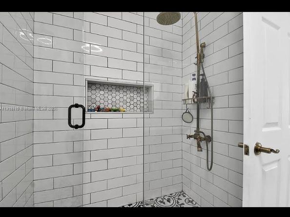 985 NE 33rd Ter 201, Homestead FL 33033