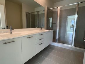 8167 NW 41st St E307, Doral FL 33166