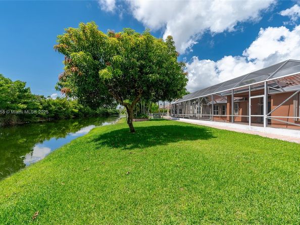 1001 SW 189th Ave, Pembroke Pines FL 33029