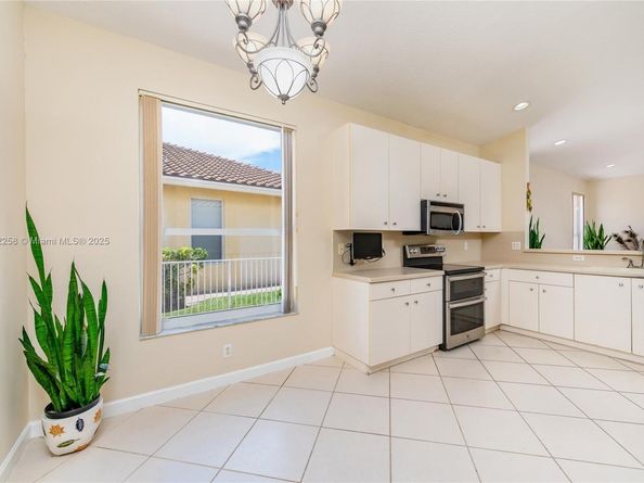 1001 SW 189th Ave, Pembroke Pines FL 33029