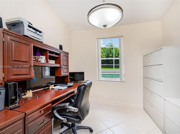 1001 SW 189th Ave, Pembroke Pines FL 33029