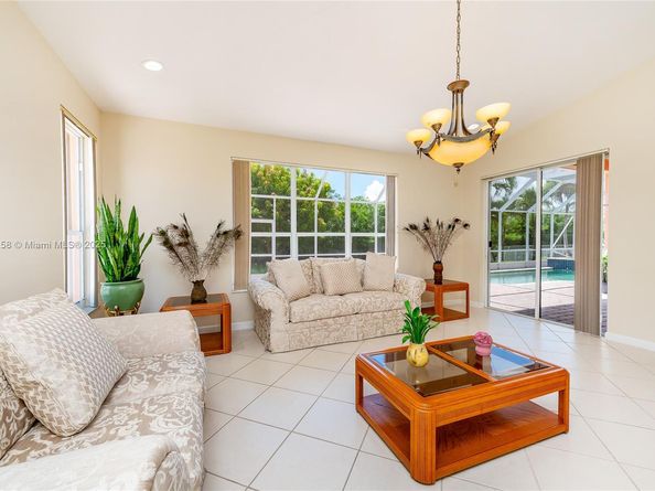 1001 SW 189th Ave, Pembroke Pines FL 33029