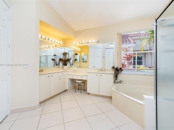 1001 SW 189th Ave, Pembroke Pines FL 33029