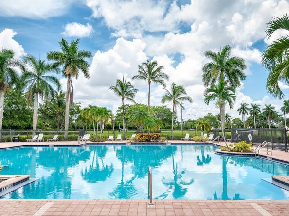 1001 SW 189th Ave, Pembroke Pines FL 33029